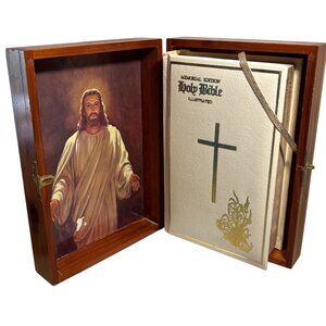 Holy Bible Memorial Edition Illustrated In Wood Box With Jesus Image 9.5 x 6.5"
